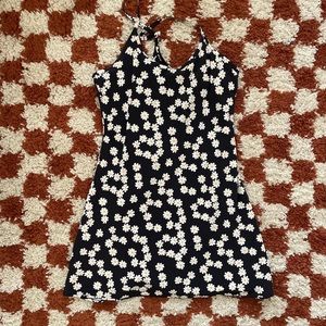 outdoor voices exercise dress in a lovely daisy print
